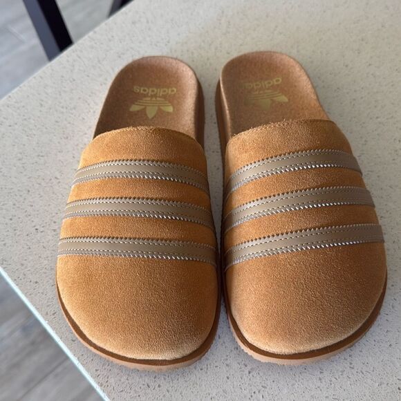 adidas Women’s Slide Sandals in Tan/Gold - Picture 3 of 14